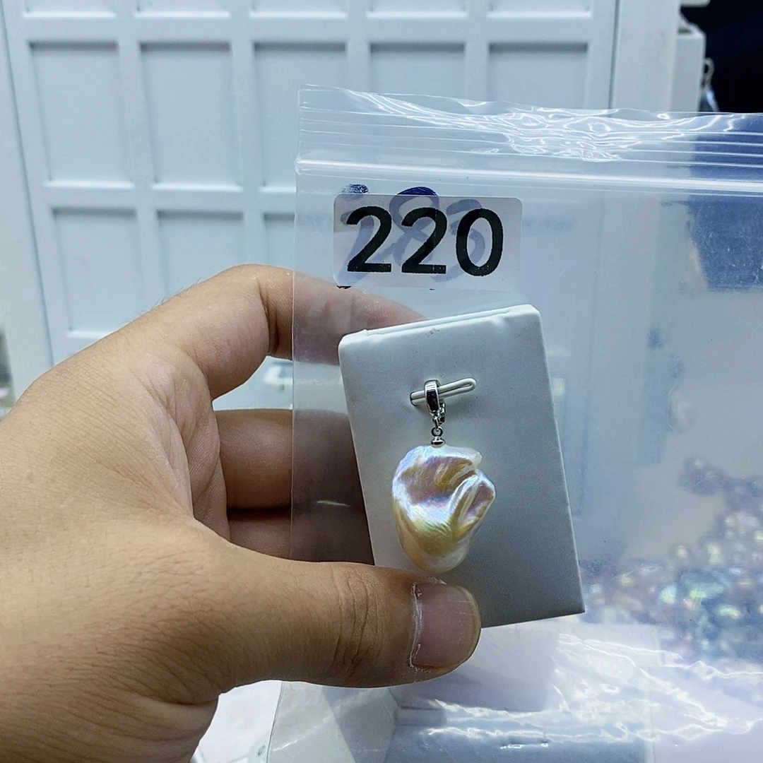 淡水珍珠合金颈饰