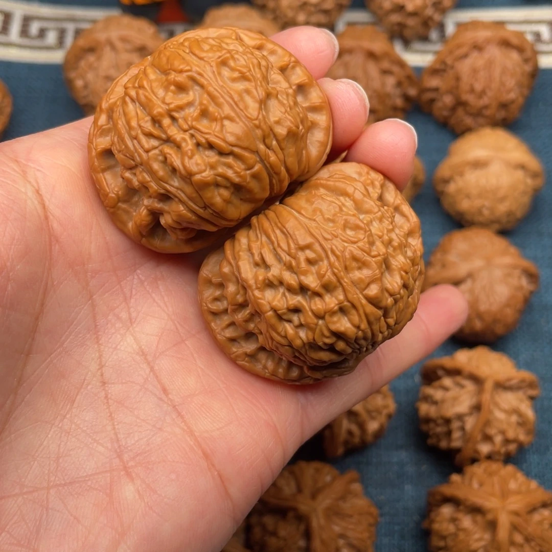 磊***把件文玩核桃44全品卡姿兰闷白