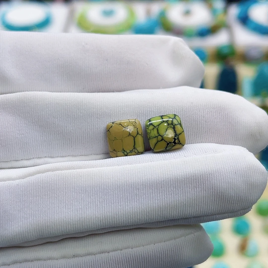 绿松石未镶嵌颈饰