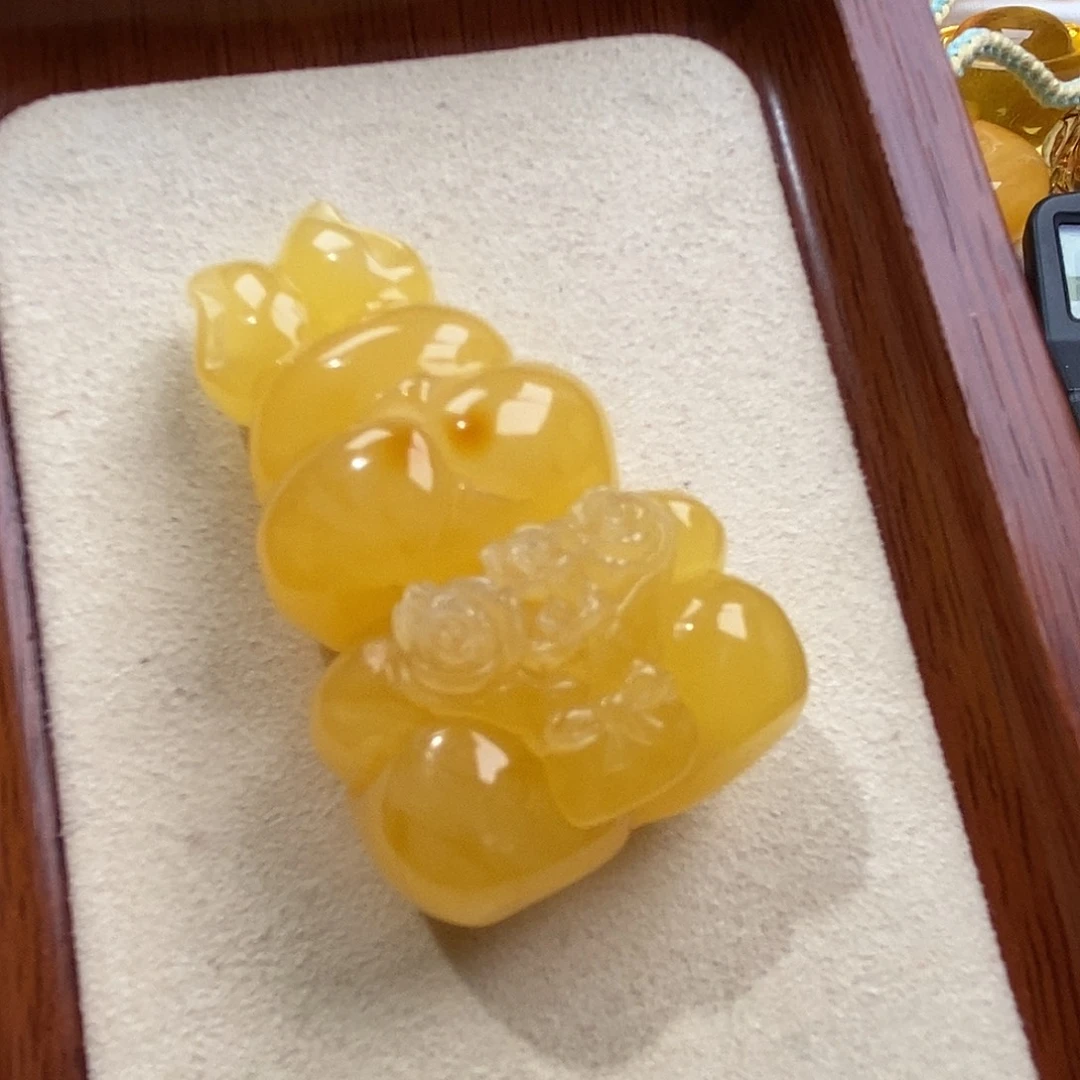 琥珀裸石未镶嵌天然原矿琥珀蜜蜡兔兔