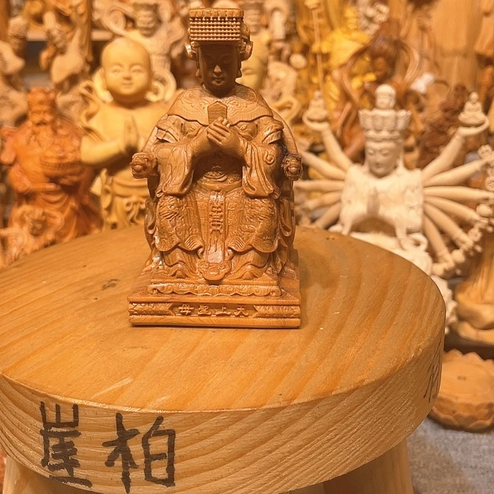 崖柏瑕疵妈祖一尊