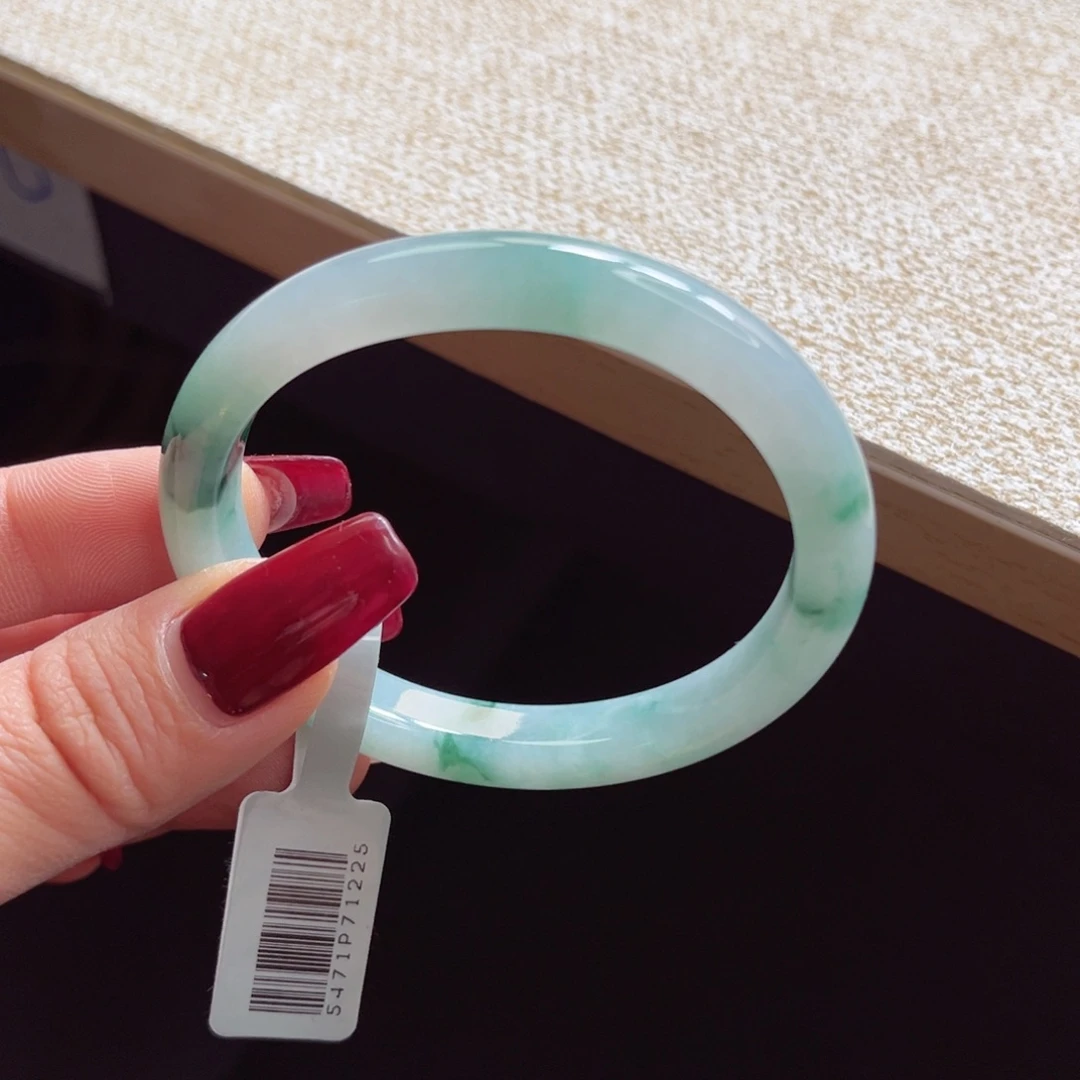 翡翠手镯未镶嵌手镯