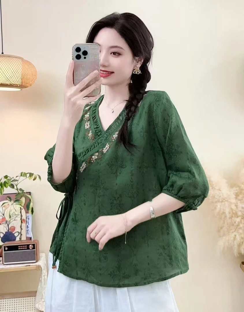 新款夏季复古气质显瘦V领苎麻衬衫民族风刺绣斜襟套头小衫