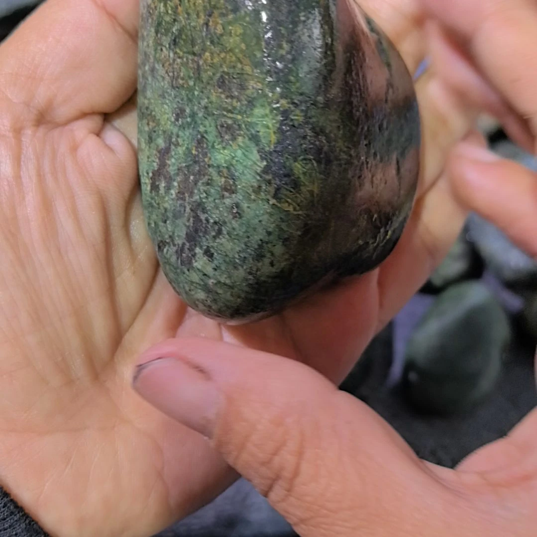 西***阳有机玻璃藏玉药王石原石手把件