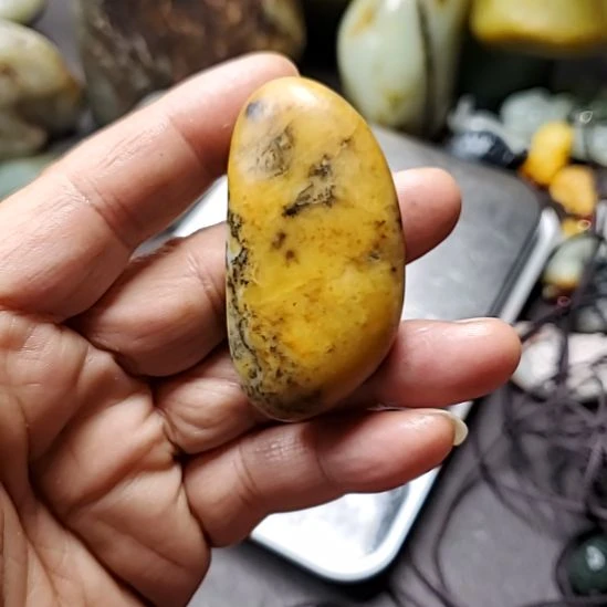 和田玉未镶嵌把件