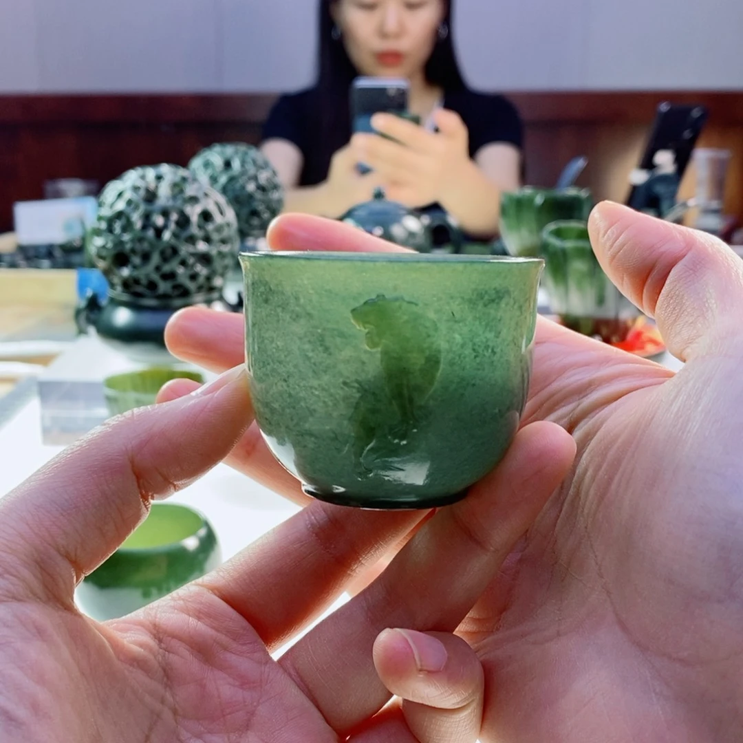 未镶嵌和田玉（青玉）摆件