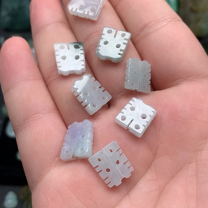 翡翠未镶嵌颈饰翡翠首饰