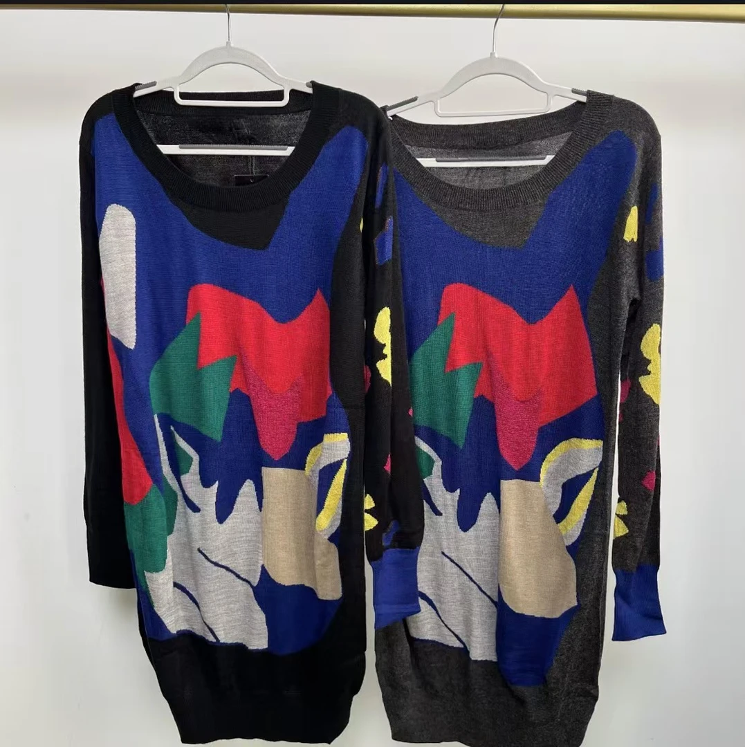 B3602 女士几何印花中长款圆领针织衫