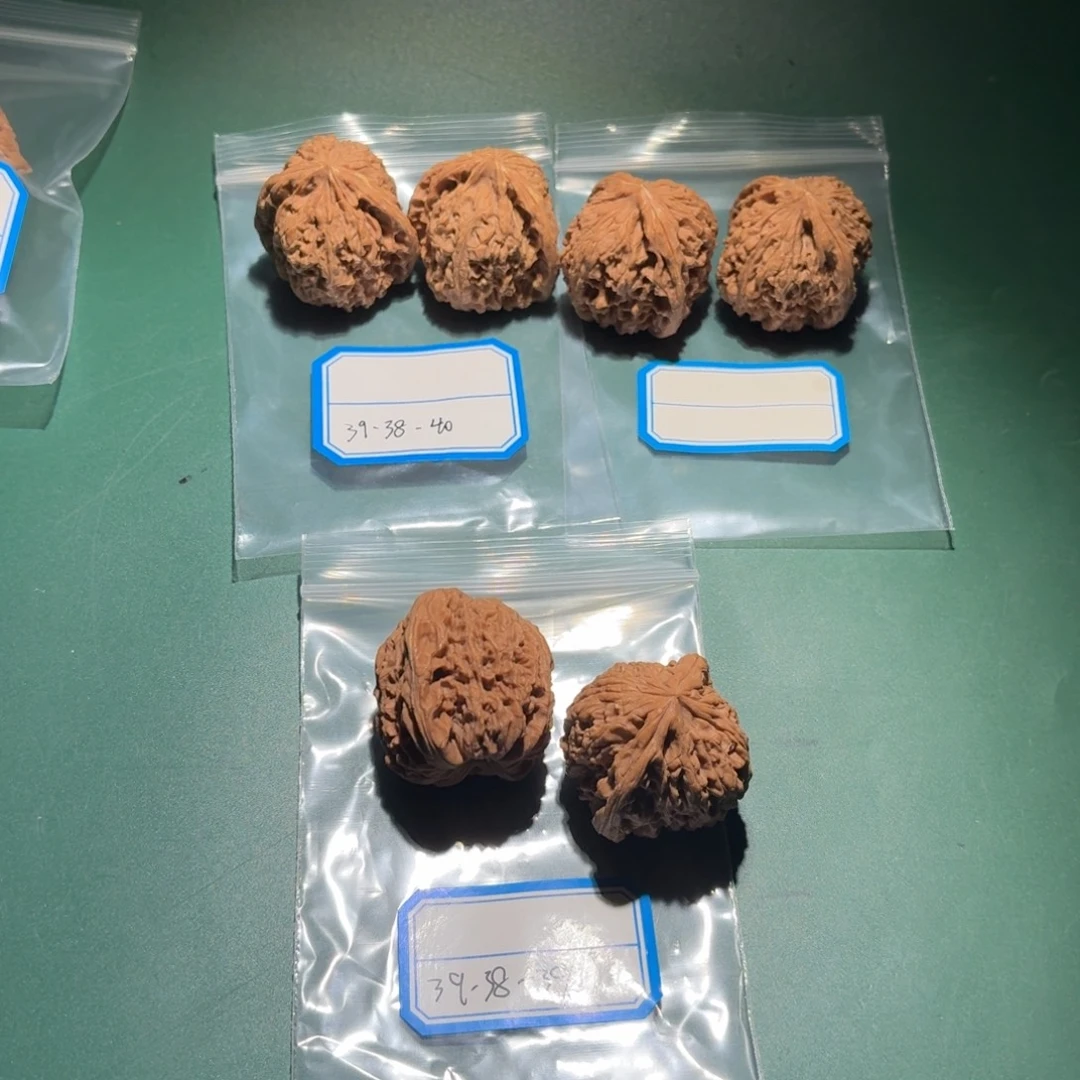 文玩核桃吊坠12号南疆有瑕疵