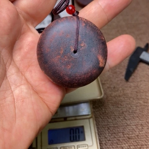 藤类28.4克降真香海南白油超一档吊坠