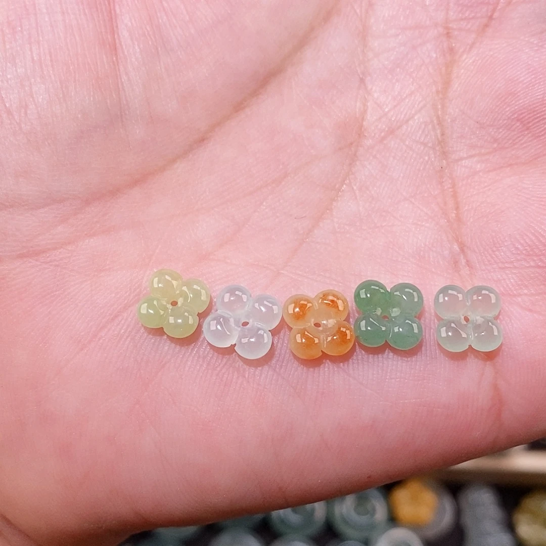 颈饰未镶嵌翡翠花花