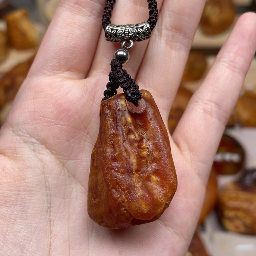 未镶嵌琥珀珠宝奇石