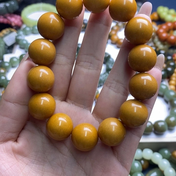 未镶嵌透闪石质玉珠宝奇石
