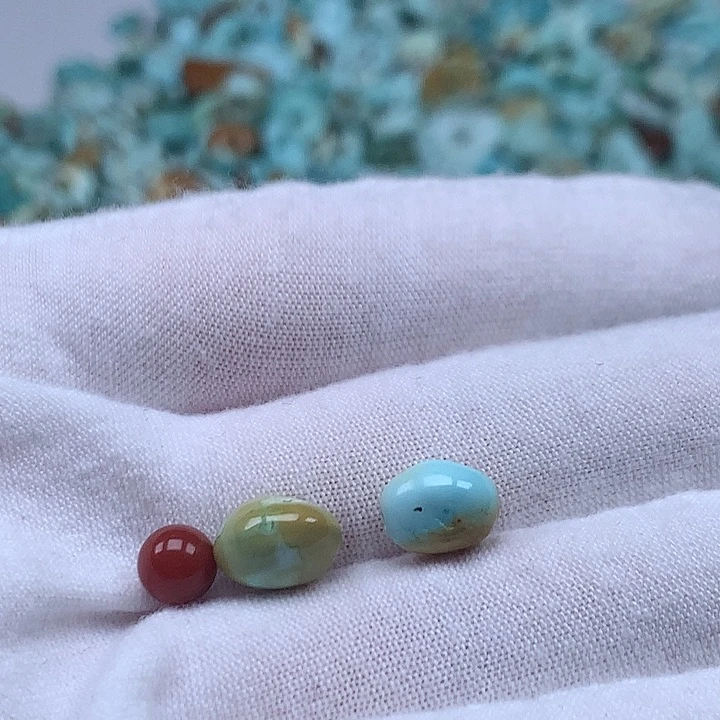 南红玛瑙未镶嵌珠宝奇石