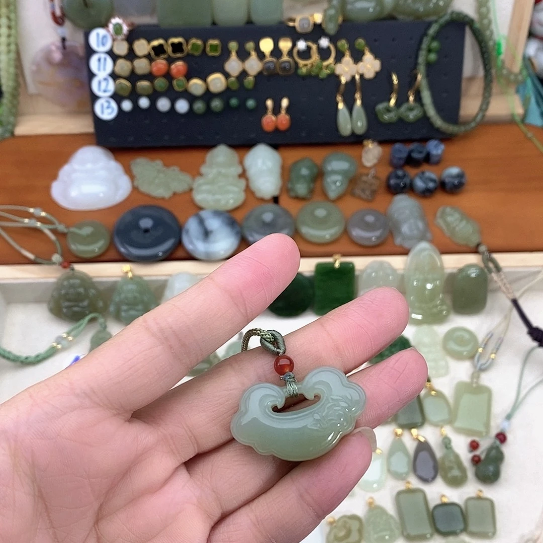 和田玉未镶嵌吊坠(不含链)