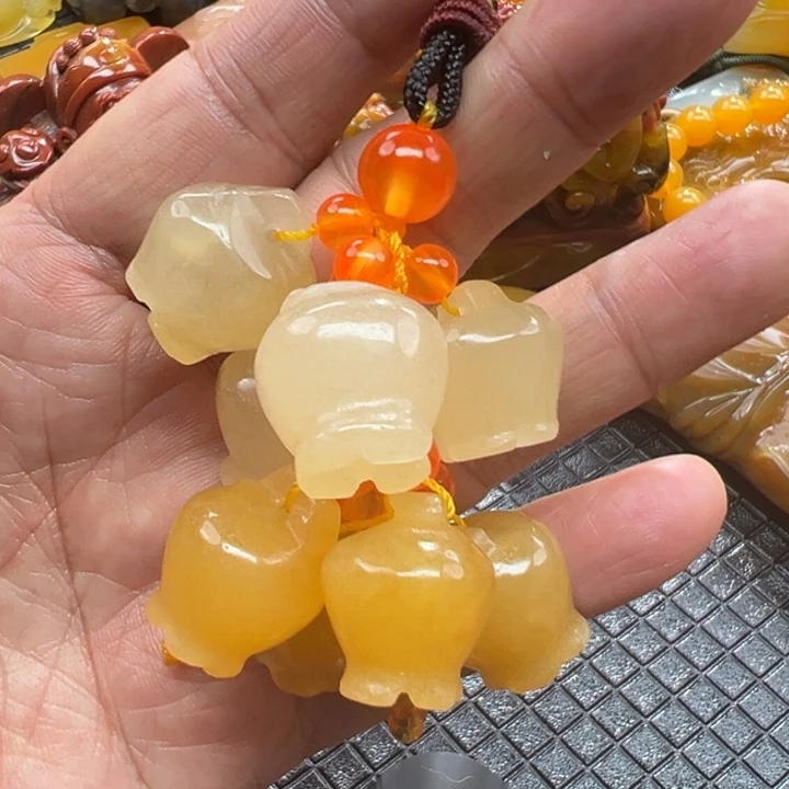 石英质玉（黄龙玉）颈饰未镶嵌