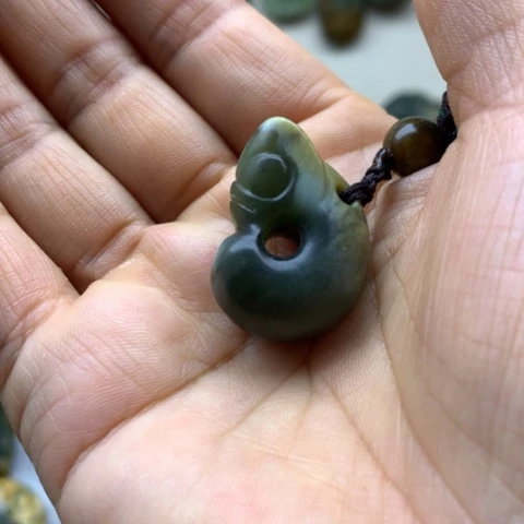 【闪购商品】未镶嵌岫岩河磨玉（透闪石质玉）挂件