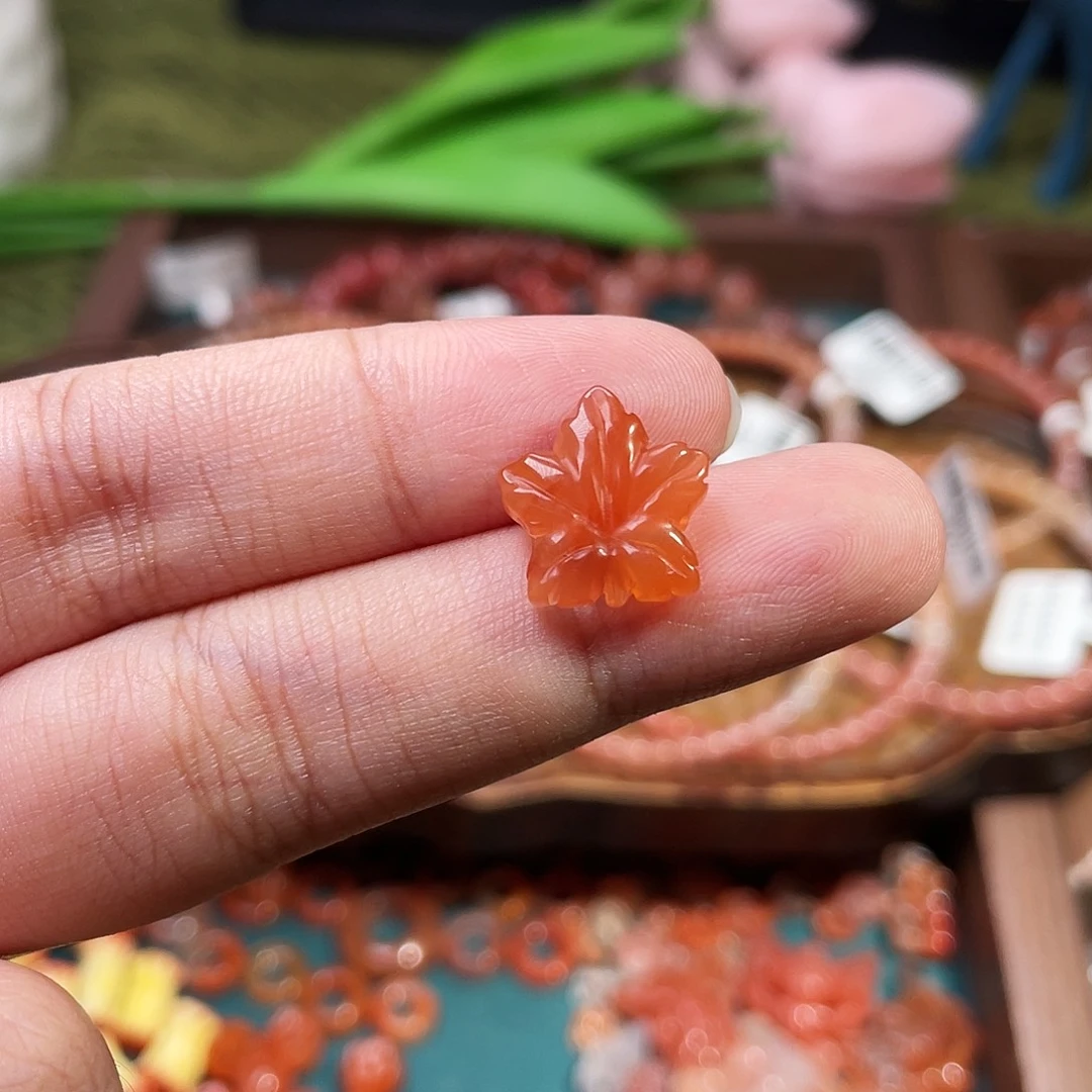 南红玛瑙未镶嵌摆件