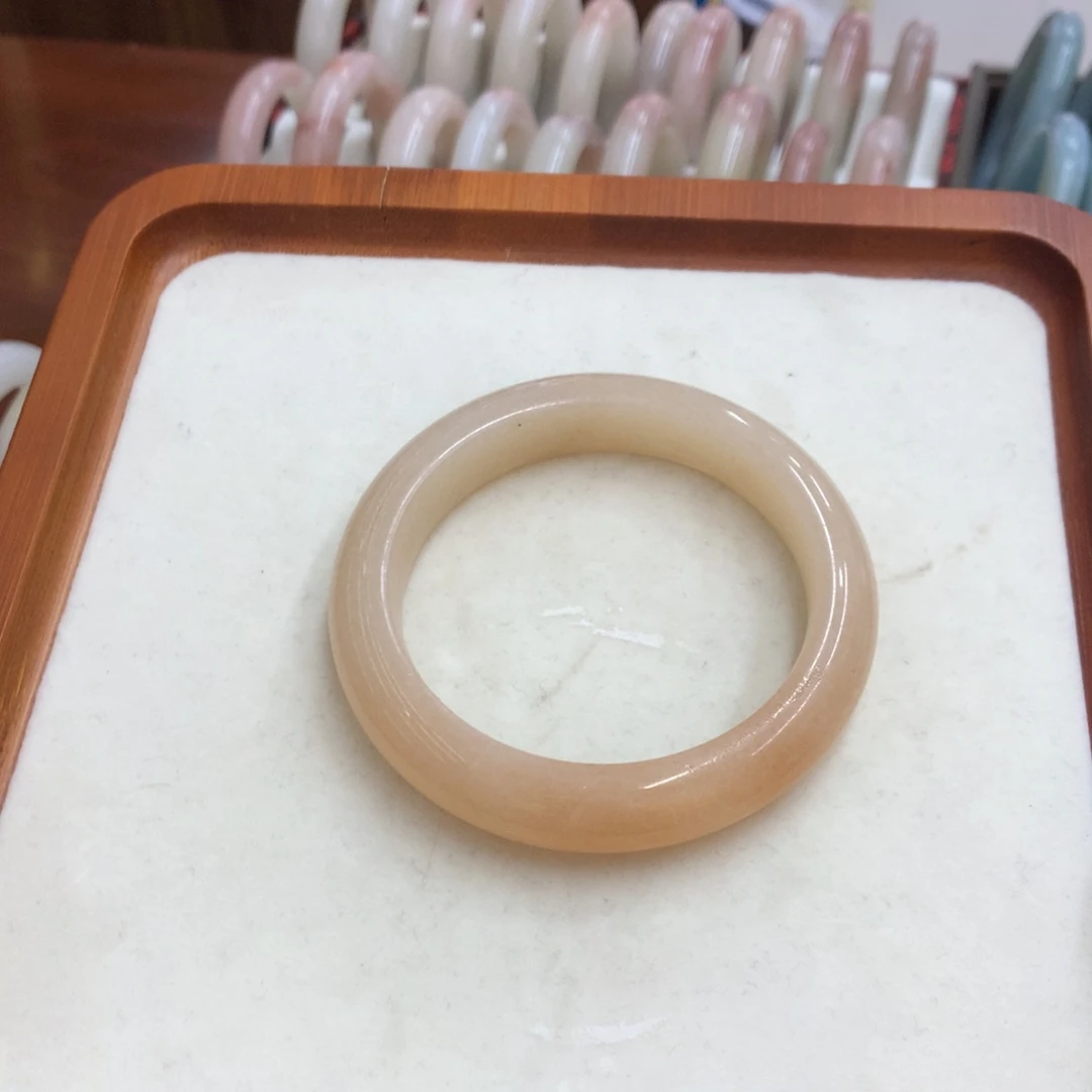 石英质玉未镶嵌手镯