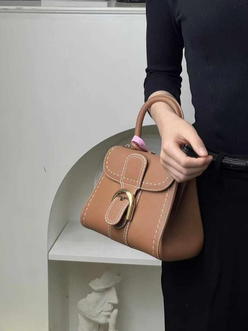 99新 Delvaux/德尔沃 brillant mini焦糖色外缝线斜挎包/甄选