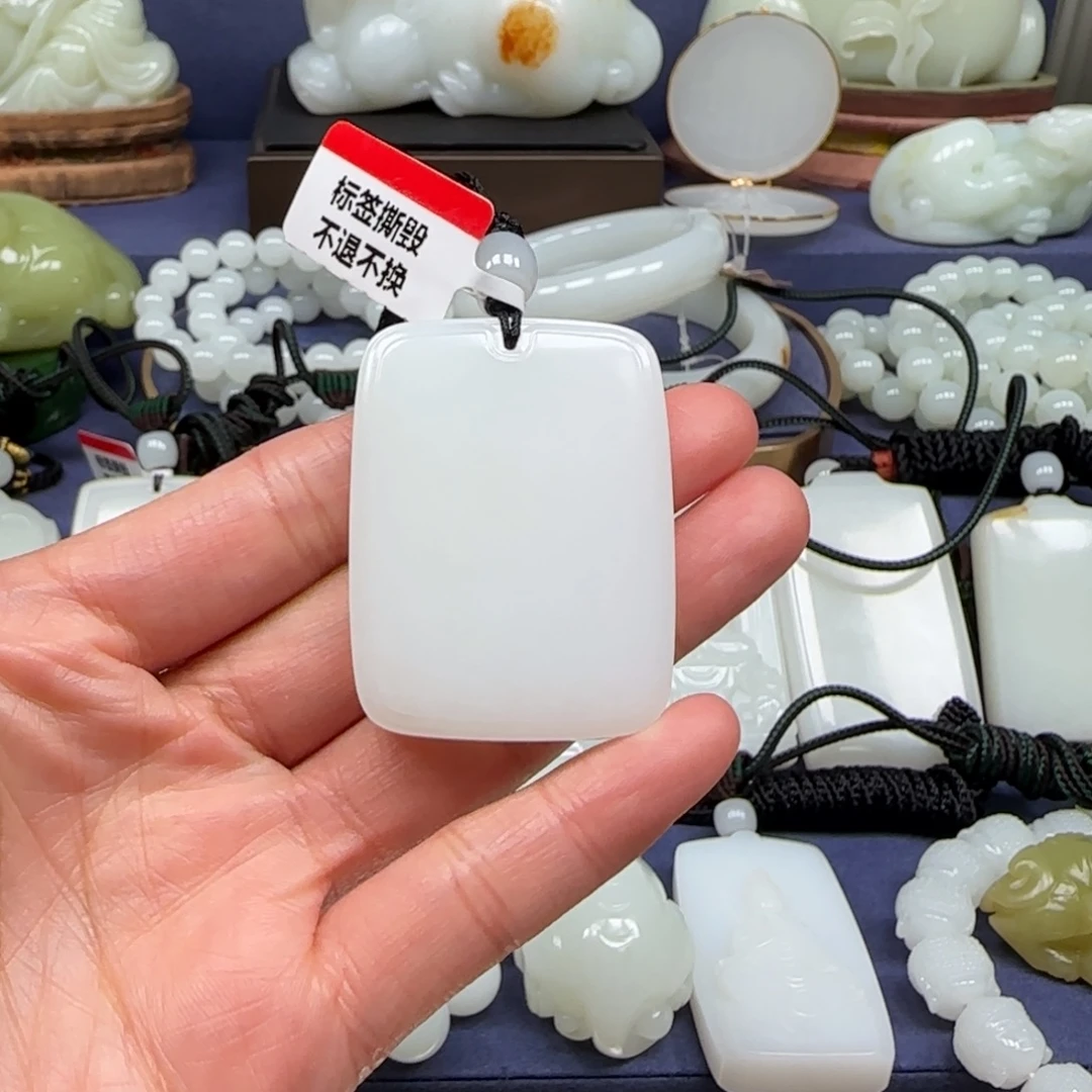 用***婿和田玉未镶嵌挂件