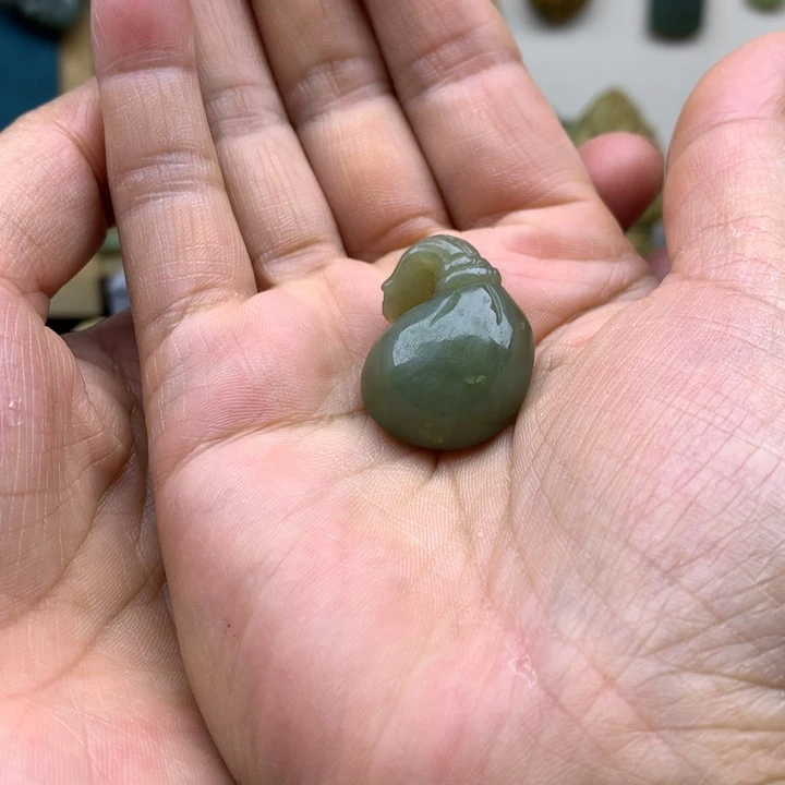 【闪购商品】透闪石质玉未镶嵌挂件