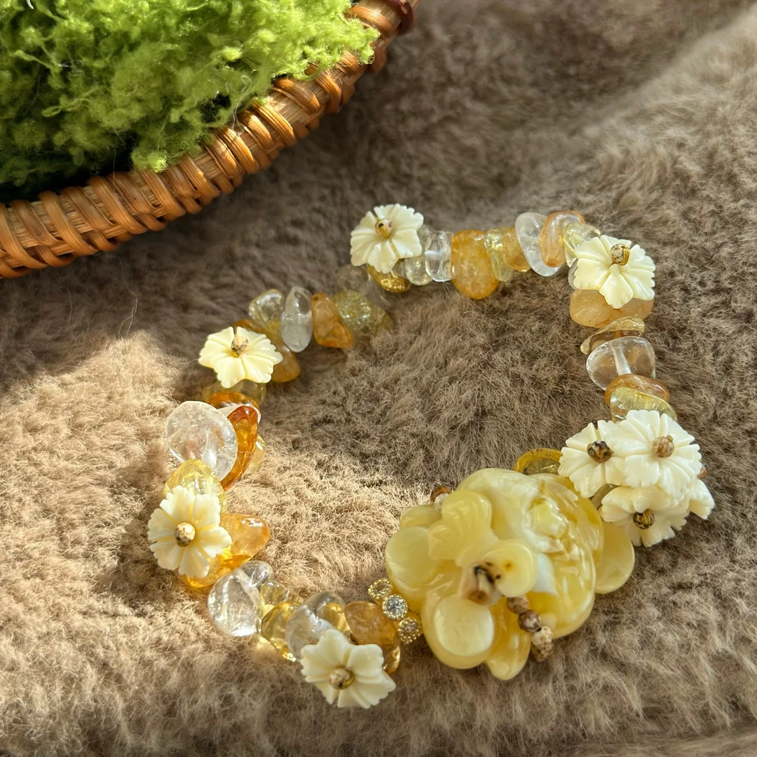 蜜蜡小熊水晶碎碎春三月款手串