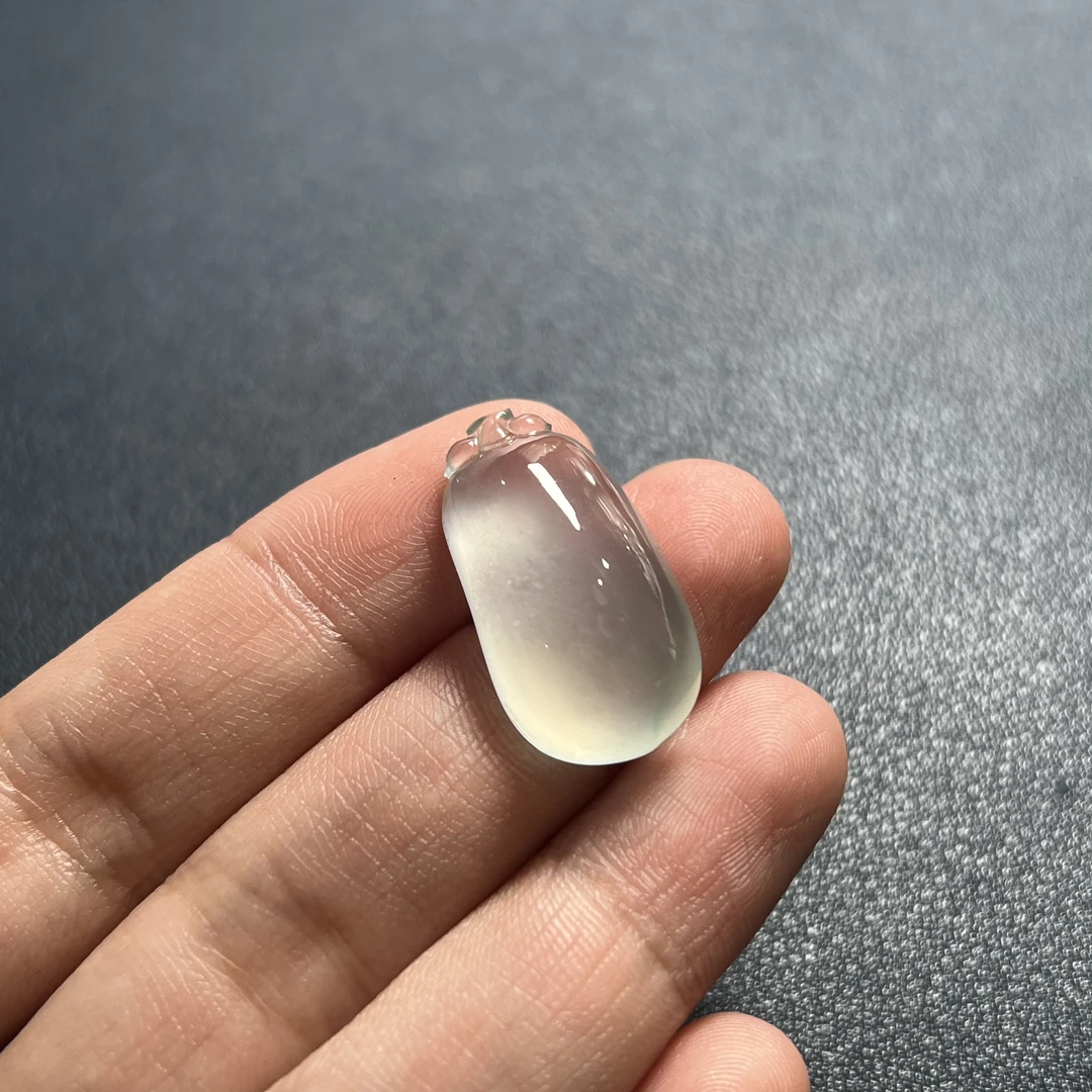 高冰玻璃底起光饱满福瓜吊坠25.2×13.9×7.7