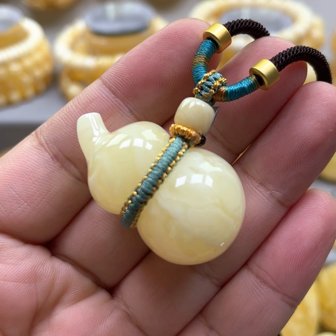 琥珀颈饰未镶嵌吊坠