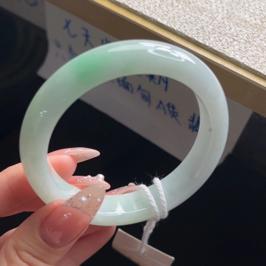 翡翠未镶嵌手镯手镯