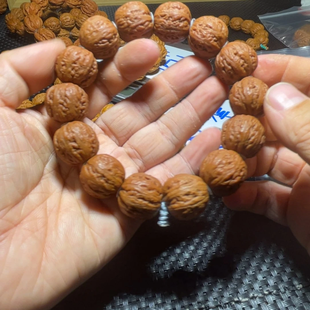 文玩核桃手串红方印19