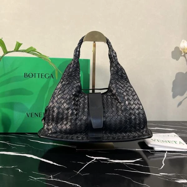 葆蝶家/包包/95新/市场价23000/250928CZ0014