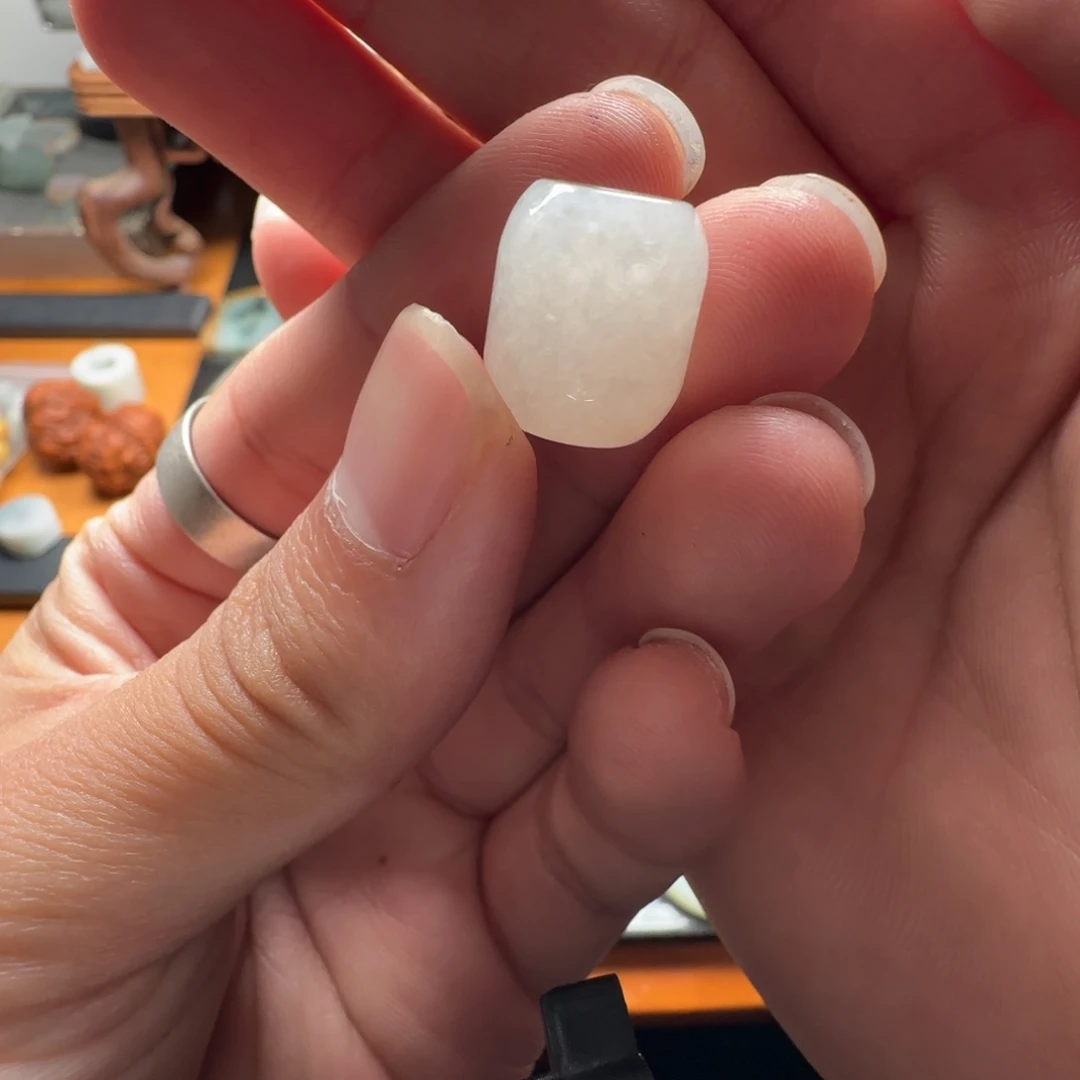 定制翡翠未镶嵌桶珠