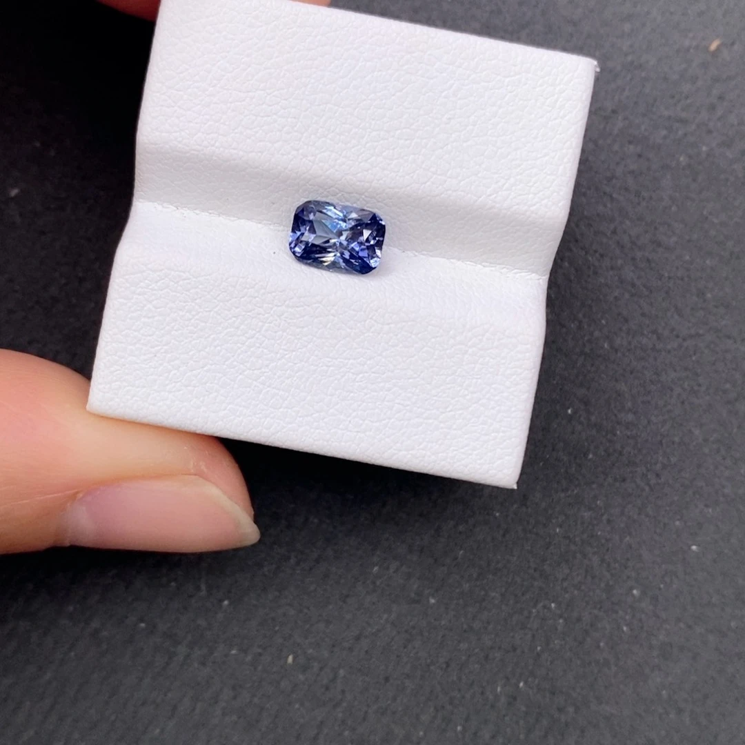 蓝宝石裸石未镶嵌?*?1.14ct