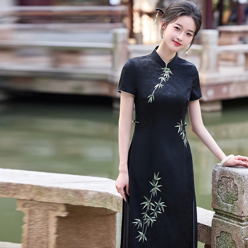 黑色刺绣改良版旗袍女年轻款奥黛女连衣裙2025年新款夏季高考送考
