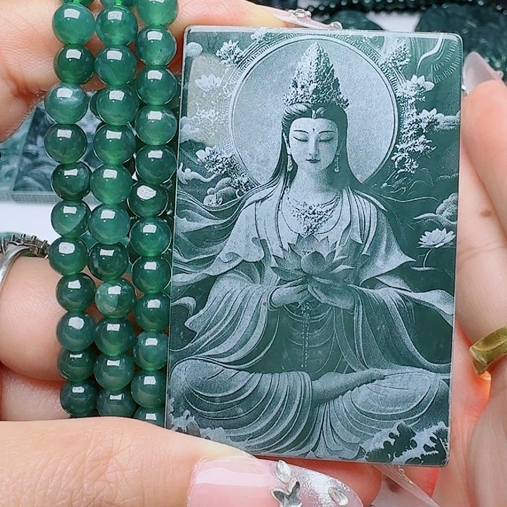 翡翠未镶嵌颈饰多样性发其一
