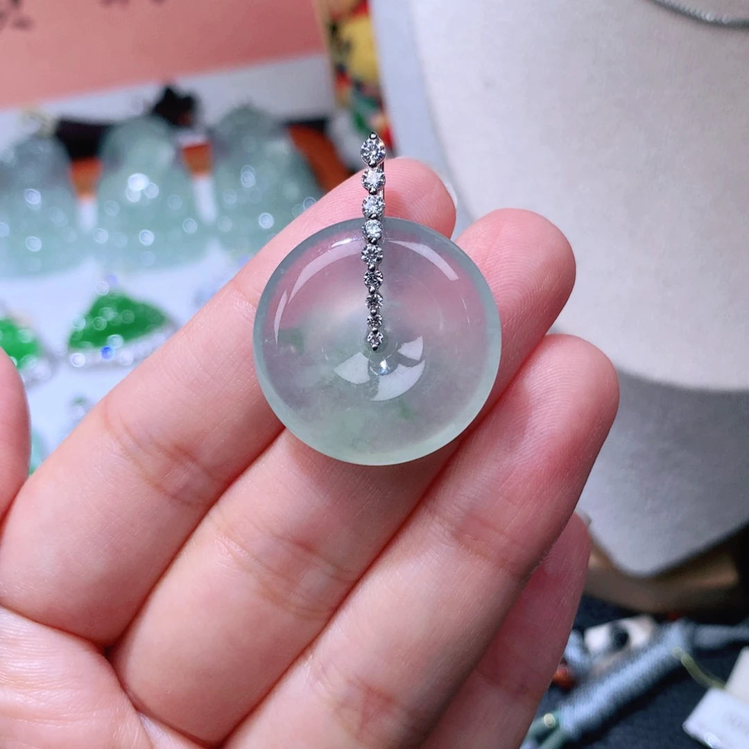 颈饰18K金镶嵌翡翠扣子25.2*5.6