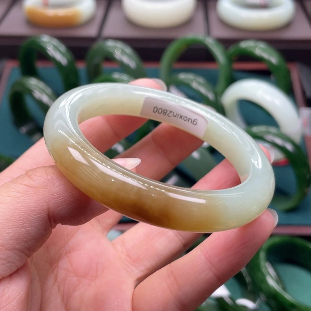 和田玉（糖玉）未镶嵌手镯