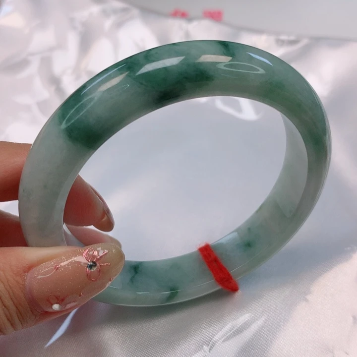 翡翠手镯未镶嵌57圈