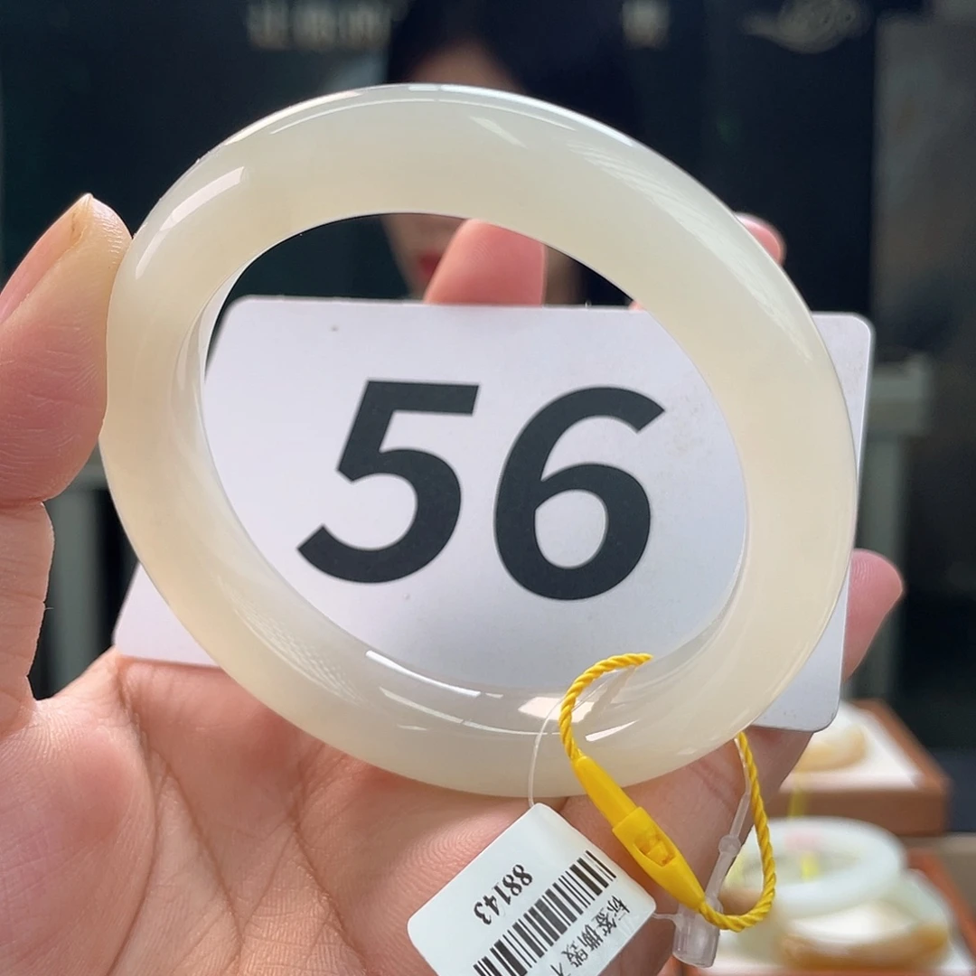 和田玉手镯未镶嵌微瑕