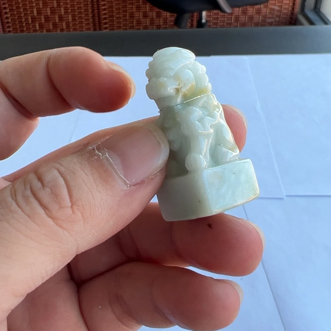 翡翠未镶嵌颈饰印章