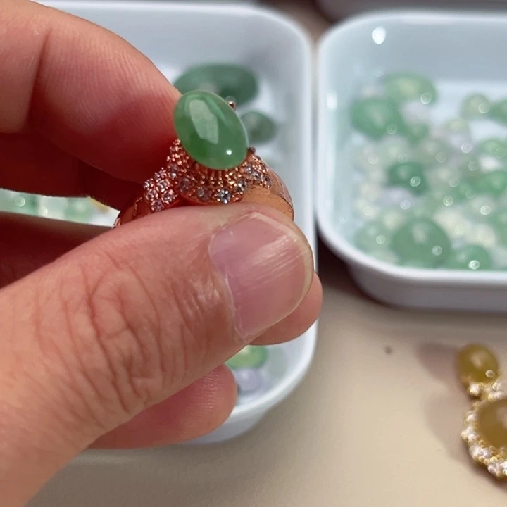 翡翠裸石缅甸A货翡翠