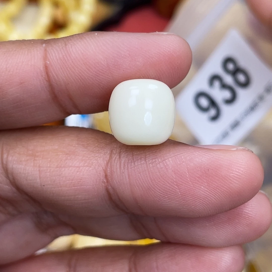 蜜蜡未镶嵌珠宝奇石12