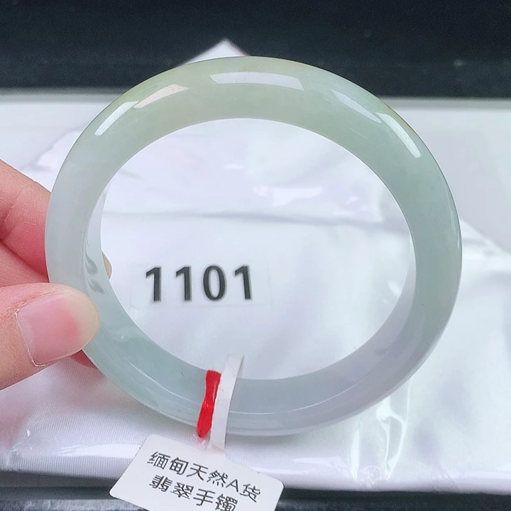 翡翠未镶嵌手镯61.8圈口1101