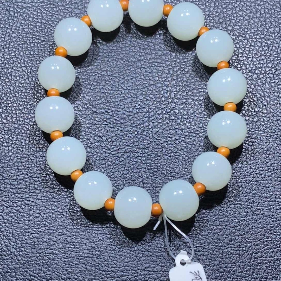 和田玉颈饰未镶嵌龙*