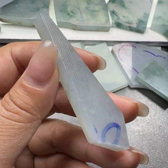 翡翠挂件未镶嵌1**3纯毛料不带工