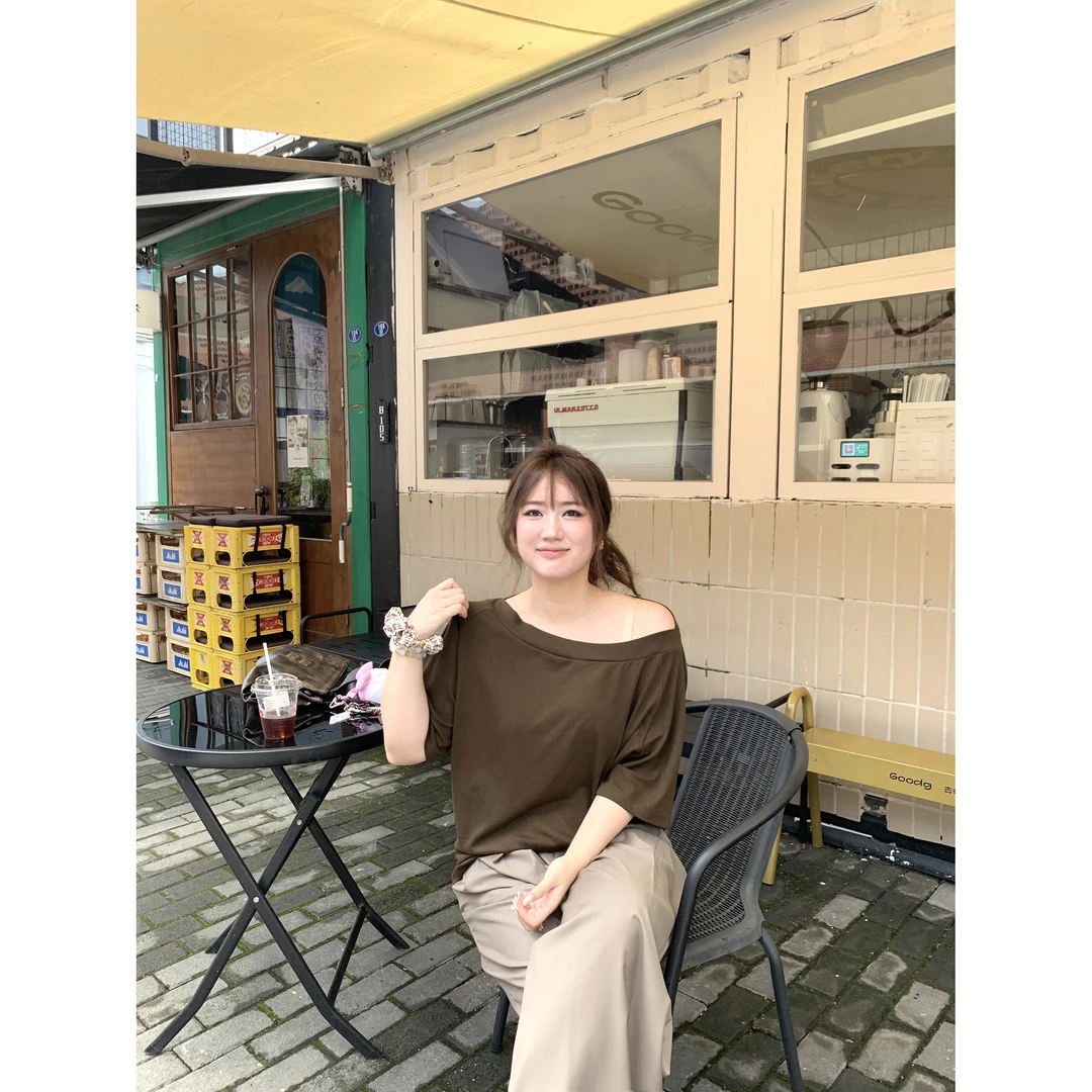 脚趾筋微胖MM大码君君私服2  日常chill斜肩T