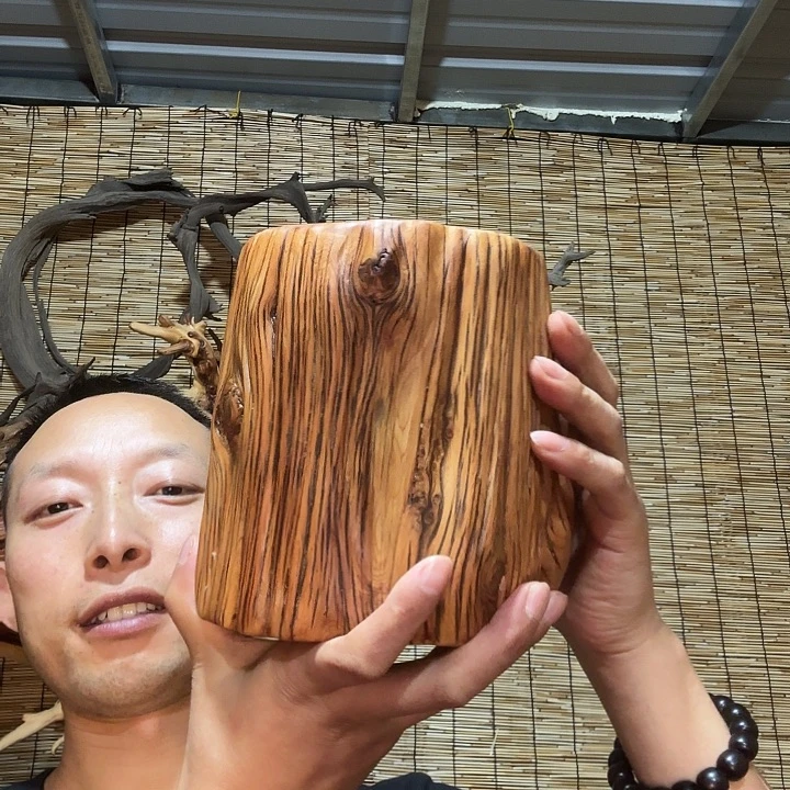 南***南柏木（崖柏）全陈化老料笔筒