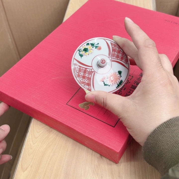 摆件s****n一个瓷器默认微瑕