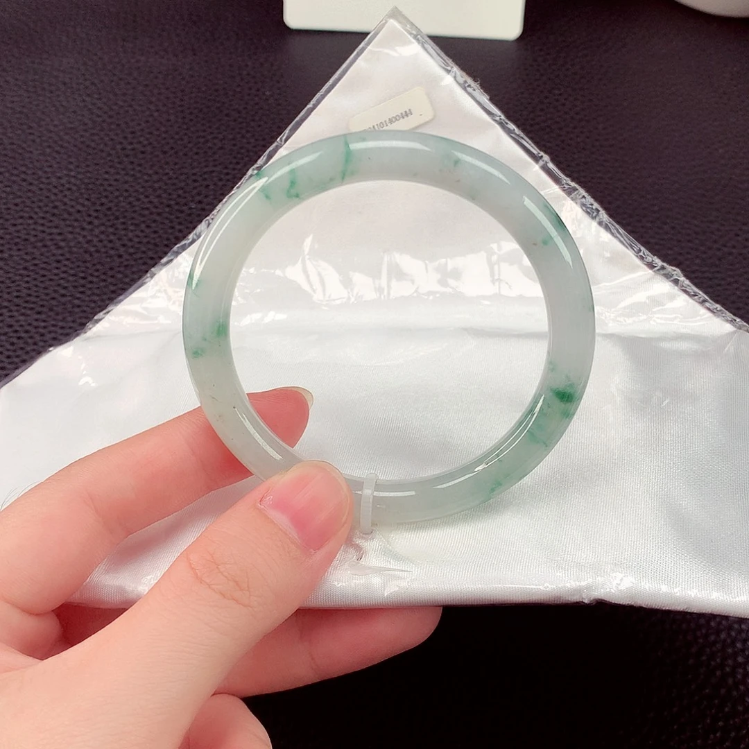 翡翠未镶嵌手镯翡翠